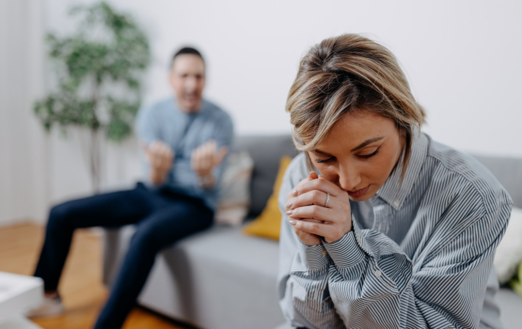 Karmic and twin flame bonds spiritual meanings and relationship red flags